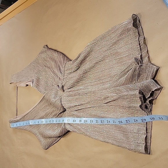 Charlotte Russe Size S Metallic V Neck Shorts Romper, Excellent Used Condition - Picture 7 of 11
